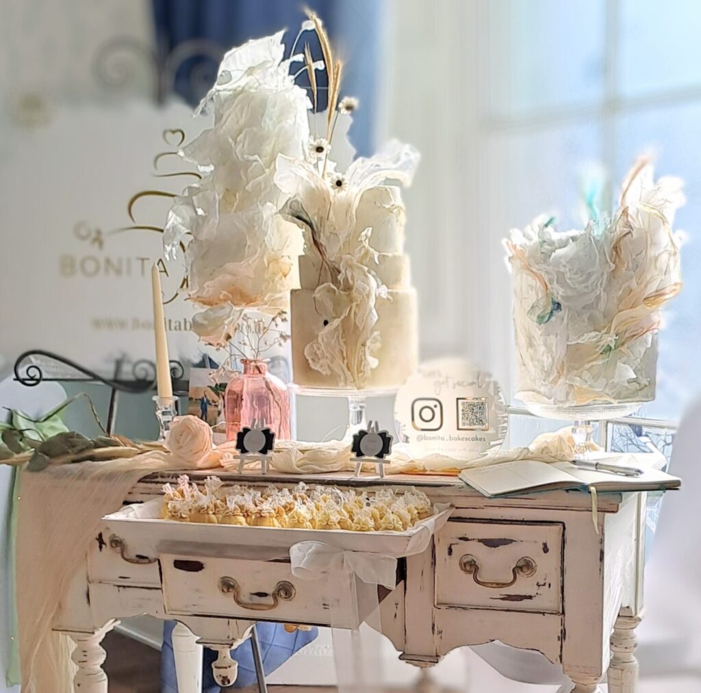 W Bonita Bakes Wedding Fair Table
